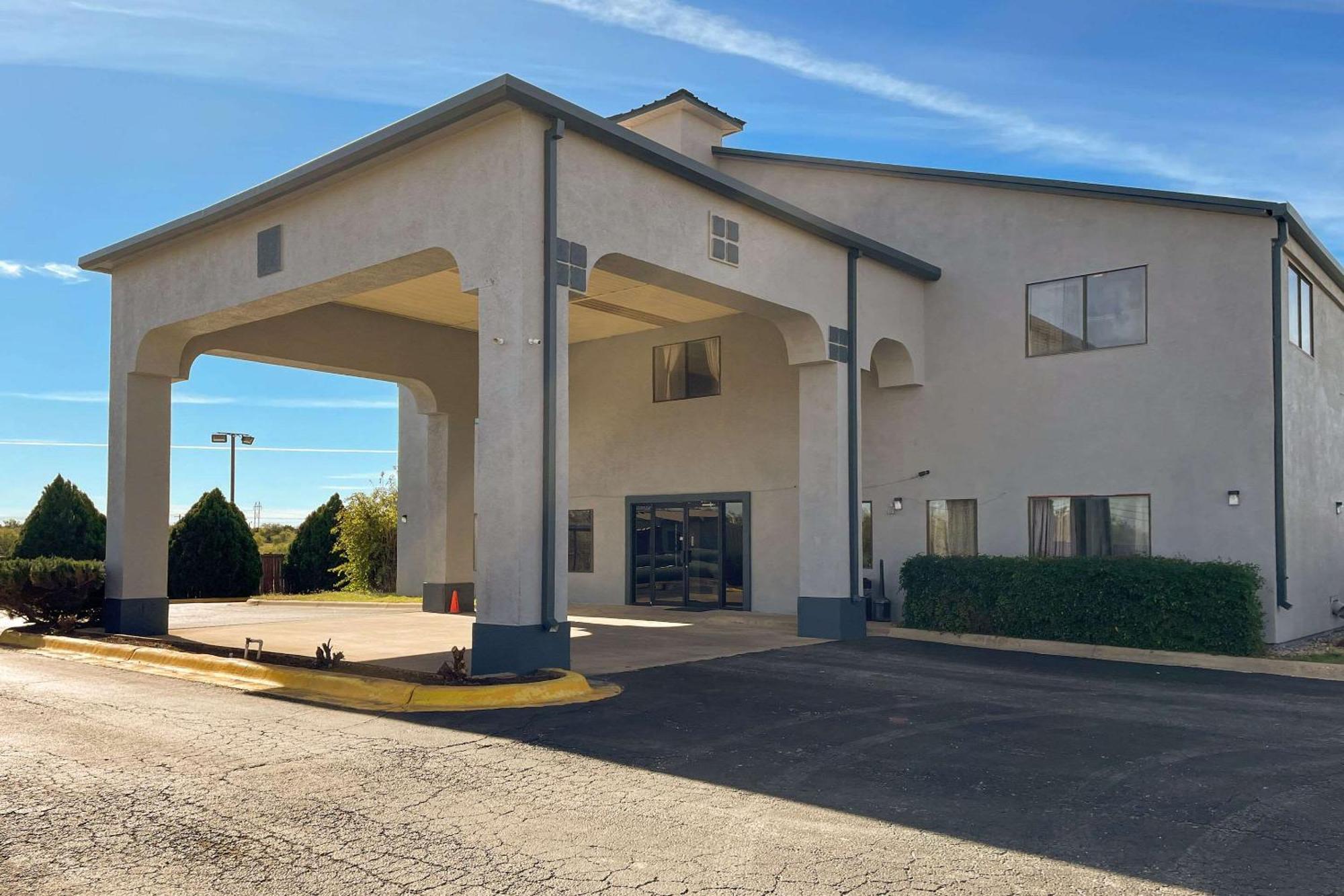 Econo Lodge Inn & Suites Sweetwater I-20 Exterior photo